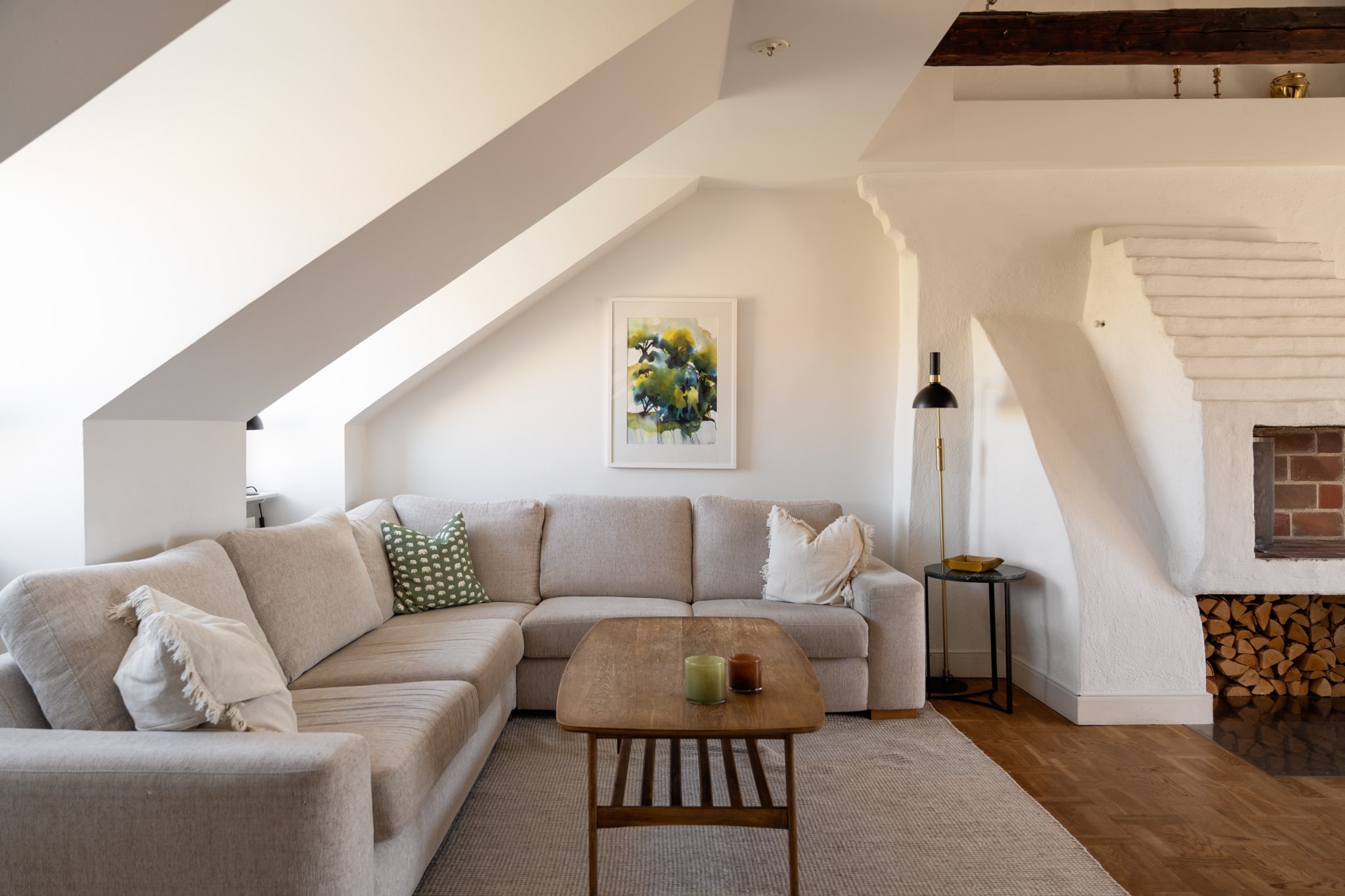 Plats för stor soffgrupp och soffbord Valhallavägen 38, vån 5/5