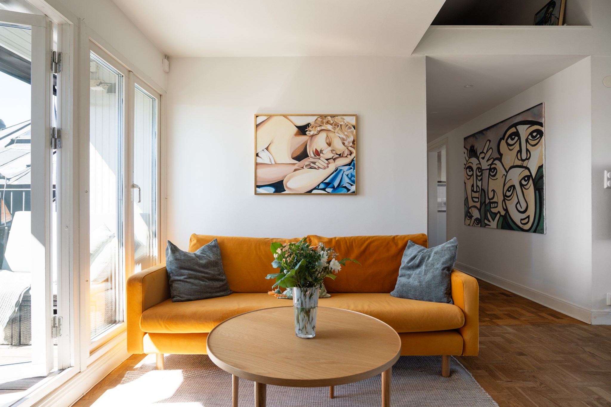 Plats för soffa och soffbord i anslutning till terassen Valhallavägen 38, vån 5/5