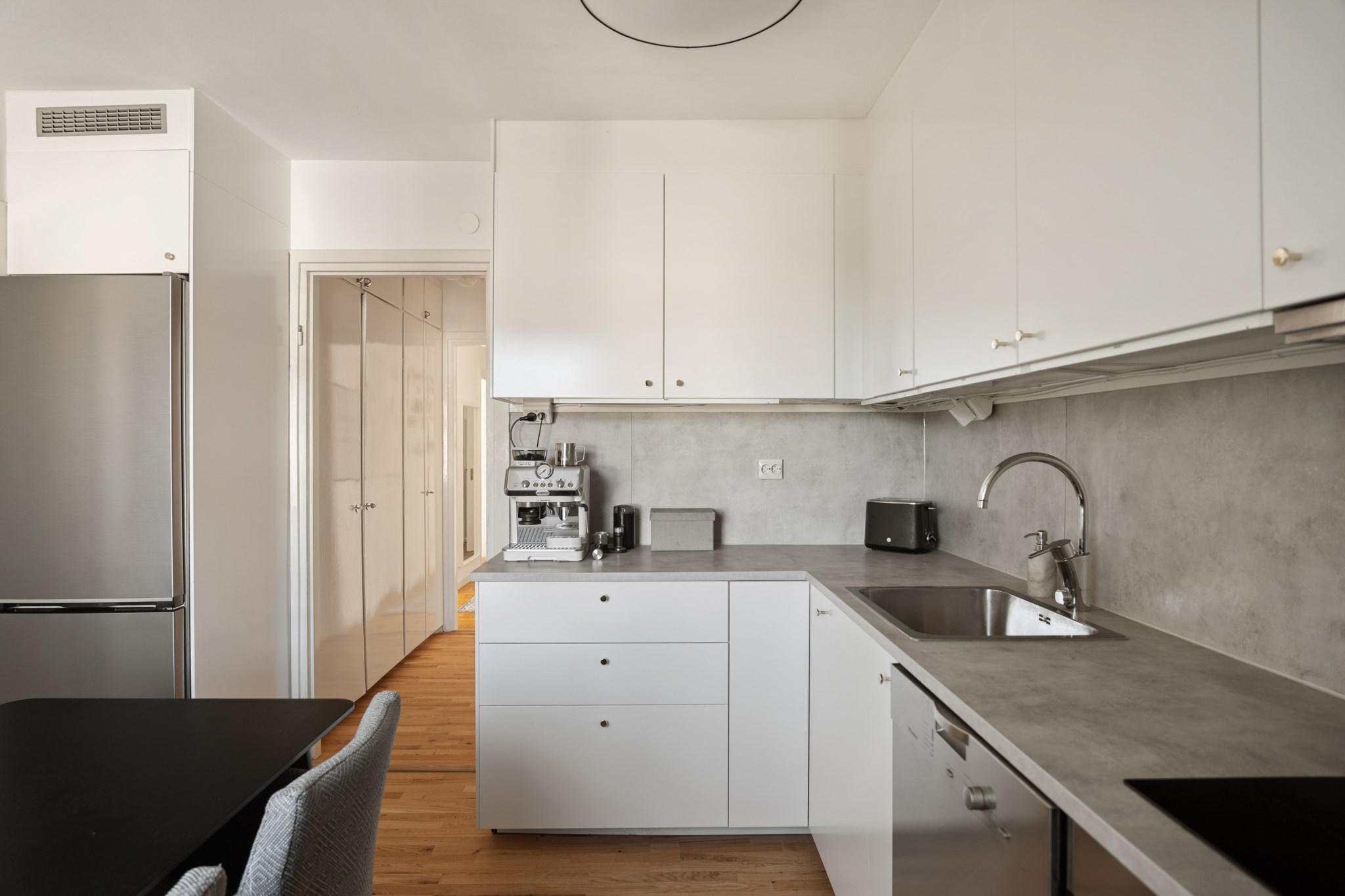 Fina arbetsytor och generös förvaring Kevingeringen 25