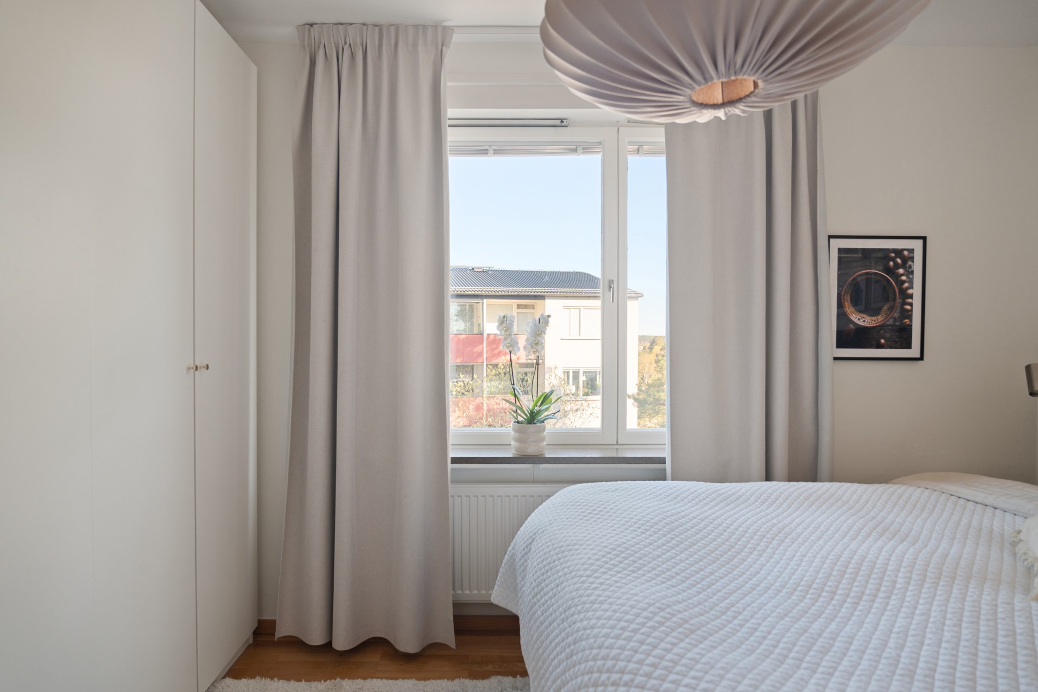 Master bedroom med generös förvaring Kevingeringen 25