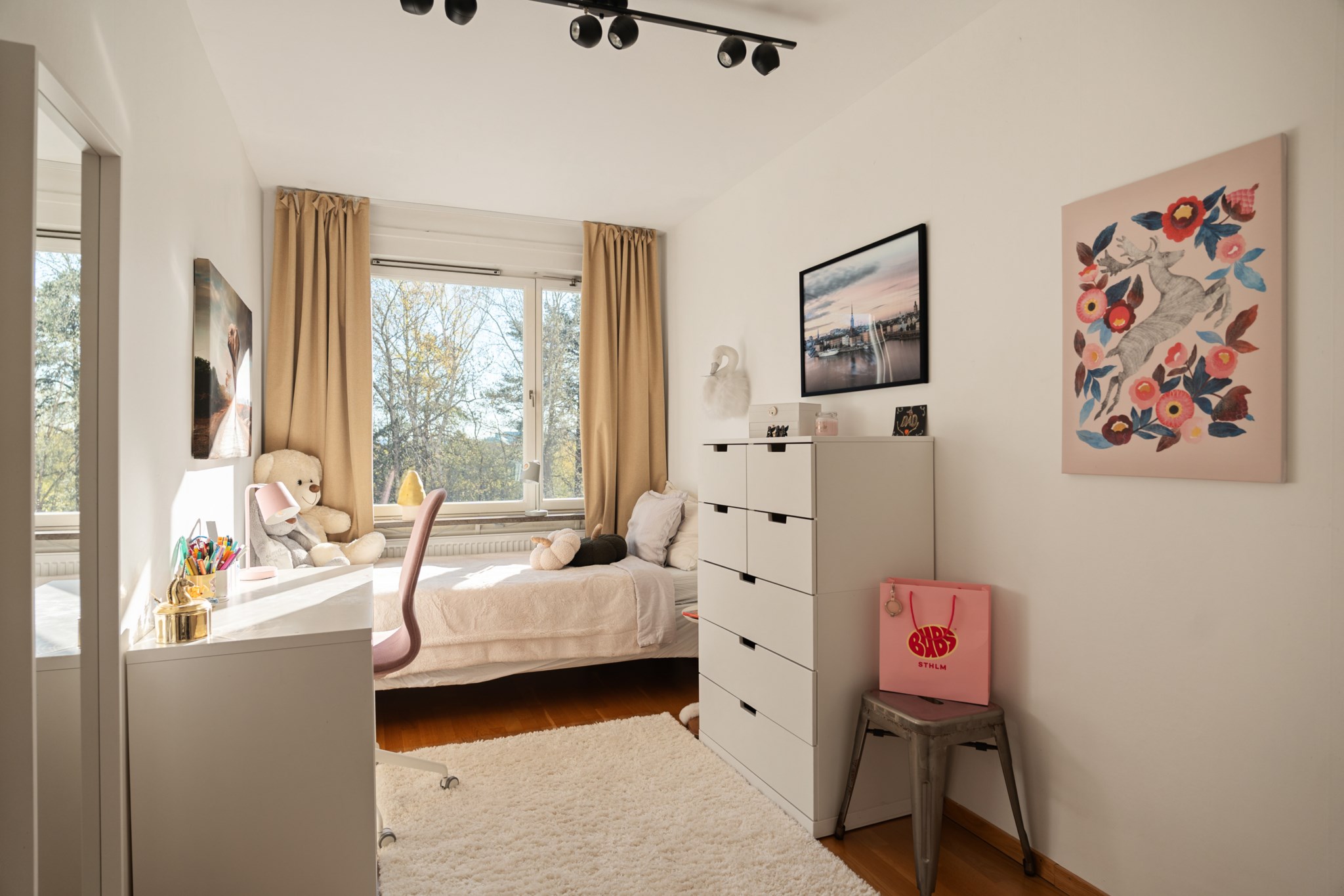 Rymligt sovrum Kevingeringen 25