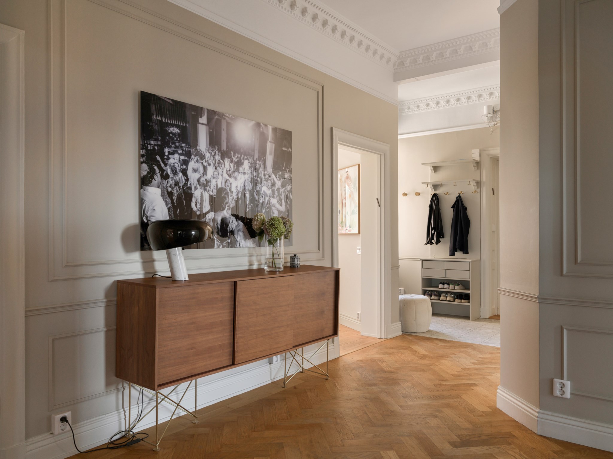 Vacker inbjudande hall Birger Jarlsgatan 112
