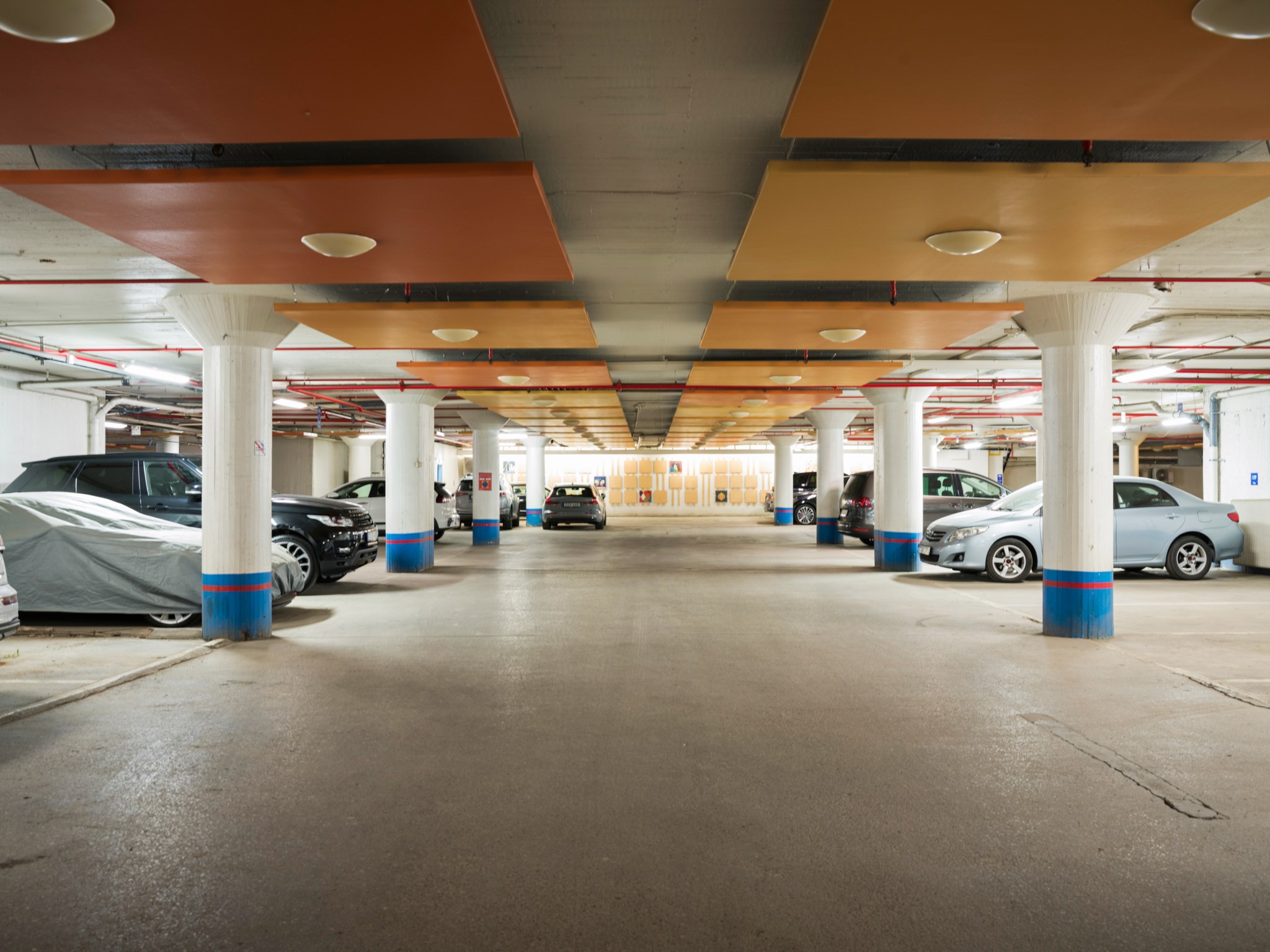 Garage bekvämt i fastigheten som nås med hiss Tulegatan 49, 1 tr