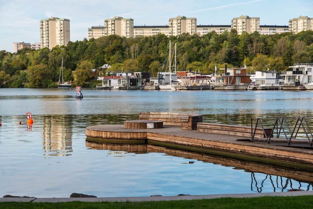 Underbara områden att beskåda båtliv, bada och närhet till generöst restaurangutbud Vitalisvägen 11, 2tr