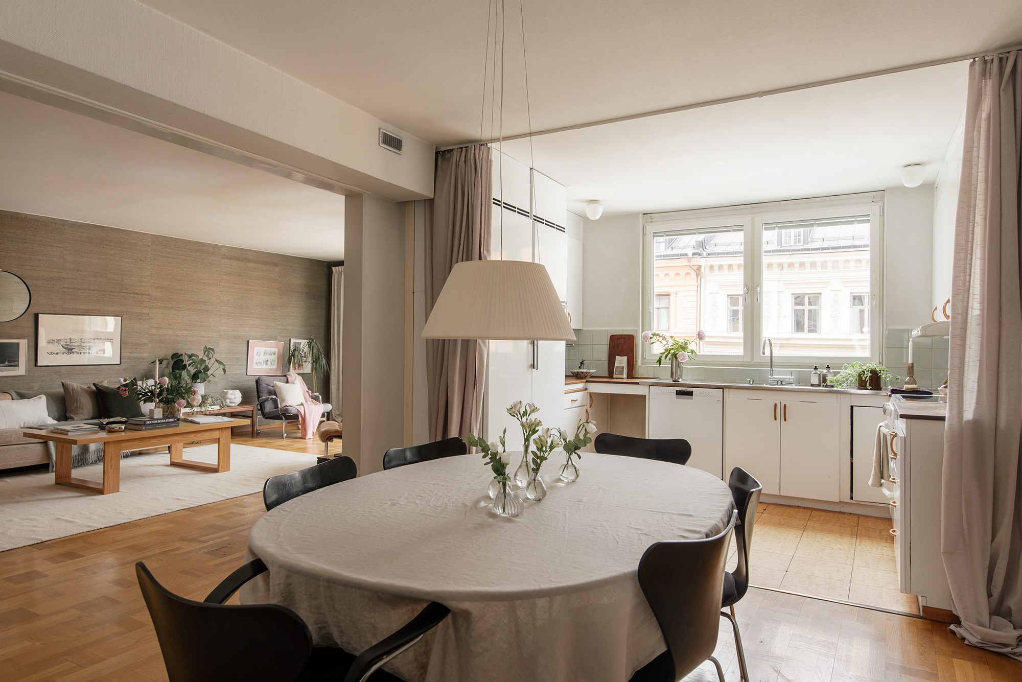 Kök med generös matplats Döbelnsgatan 52
