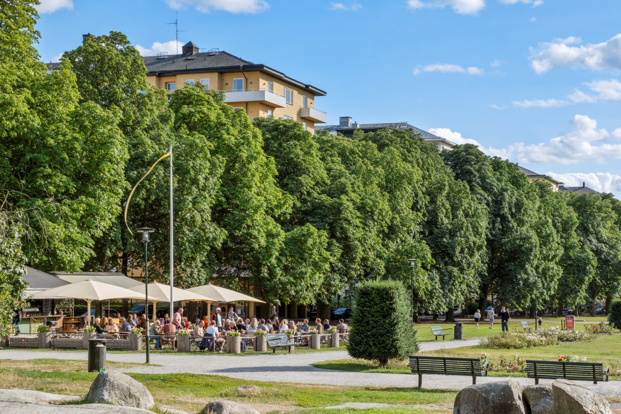 Tessinparkens uteservering Rindögatan 15
